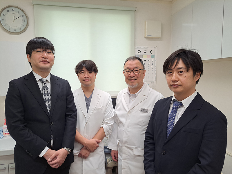 写真中央右:藤井大吾先生(藤井内科クリニック)
写真右:木谷外科部長
写真左:徳重血液内科部長