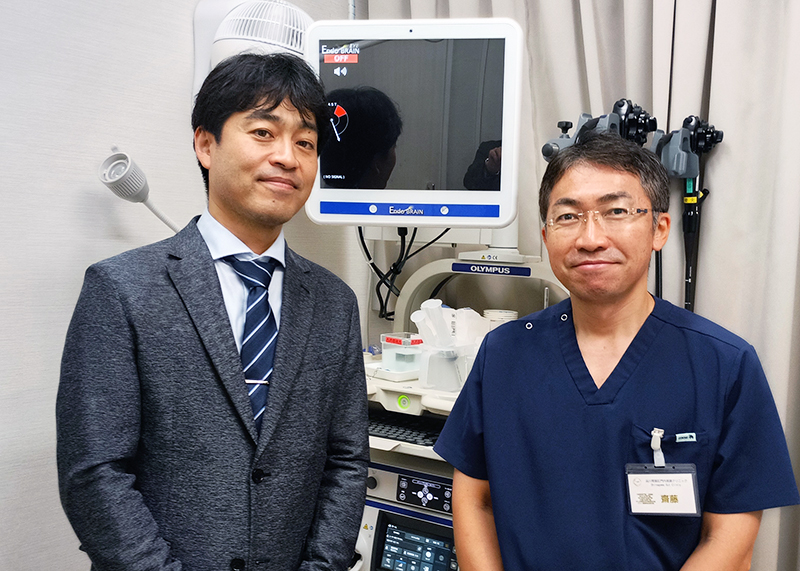 写真右：齋藤　格　院長（品川胃腸肛門内視鏡クリニック）写真左：日吉 外科部長
